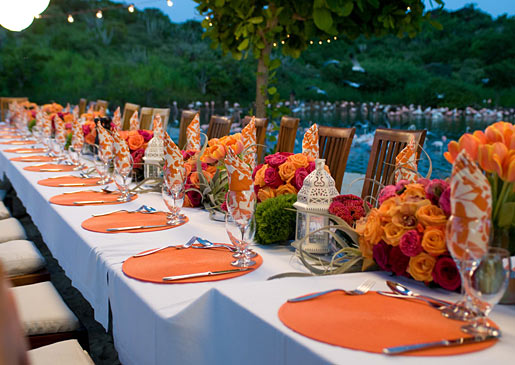 I love the colorful reception dinner much more than the wedding reception 