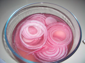red onion turned pink soaking in vinegar