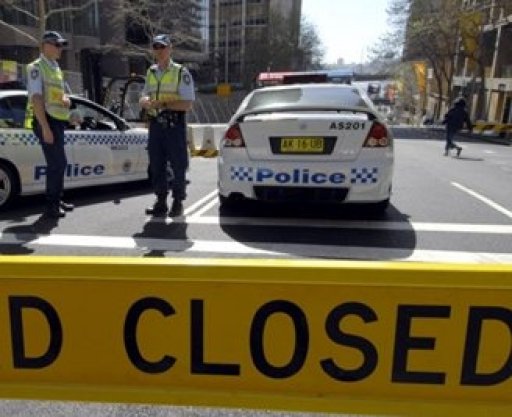 planking australia facebook page. Australian police officers are