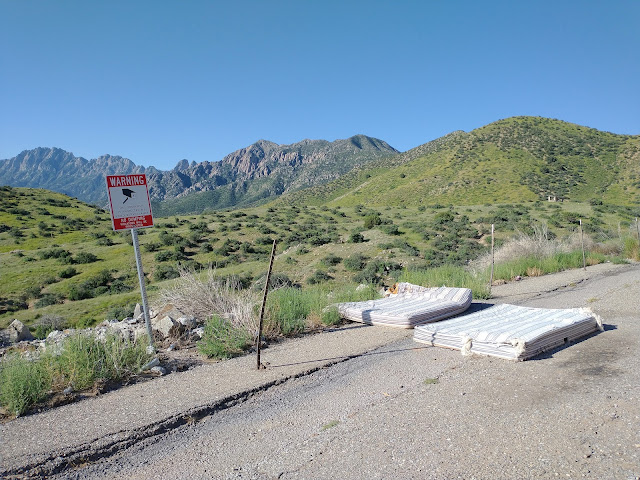 San Agustin Pass, New Mexico. Mattresses abandoned. August 2021. Credit: Mzuriana.