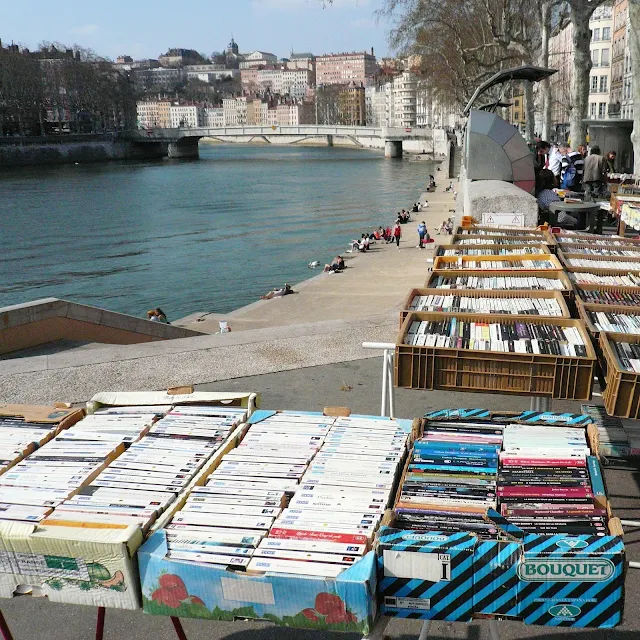 Bouquinistes quai Pêcherie à Lyon