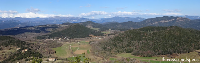 Recorrent territori de volcans III