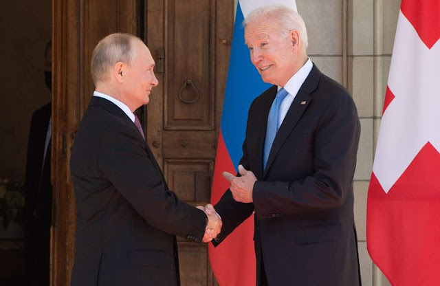 EL KREMLIN VALORA POSITIVAMENTE LA CUMBRE ENTRE PUTIN Y BIDEN