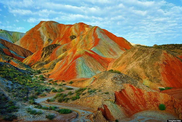 http://kongxie.blogspot.com/2016/04/gunung-pelangi-rainbows-mountain-di.html