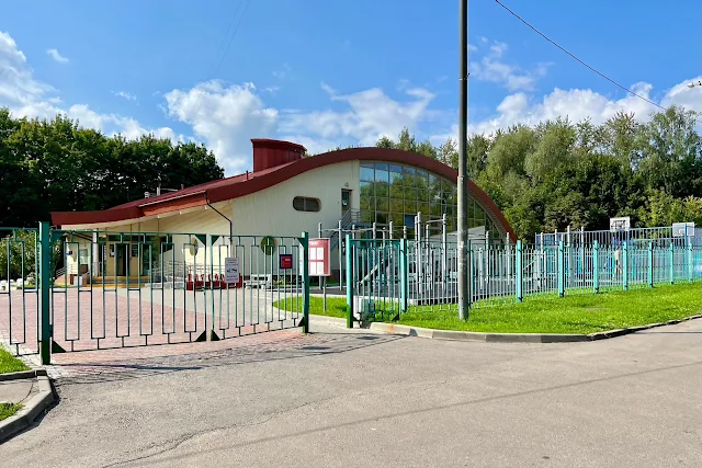 улица Вилиса Лациса, дворы, бассейн «Акватория Тушино»