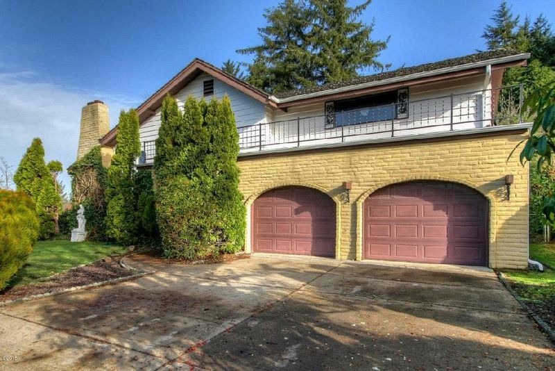 newport-house-almine-barton-1