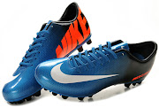Estas botas son las Nike Mercurial 2013 Vapor IX “Blue Platinum”, azules, .