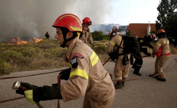 ΟΙ ΗΡΩΕΣ ΠΥΡΟΣΒΕΣΤΕΣ ΜΑΣ ΣΤΗΝ «ΚΟΛΑΣΗ» ΦΩΤΙΑΣ ΣΕ ΚΑΛΑΜΟ ΚΑΙ ΚΑΠΑΝΔΡΙΤΙ – ΟΛΟΝΥΧΤΙΑ ΜΑΧΗ ΜΕ ΤΙΣ ΦΛΟΓΕΣ- ΑΝΗΣΥΧΙΑ ΓΙΑ ΤΗΝ ΕΝΙΣΧΥΣΗ ΤΩΝ ΑΝΕΜΩΝ