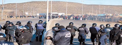 Policia-Dragones-Comodor-Rivadavia-Agencia_CLAIMA20120704_0012_4