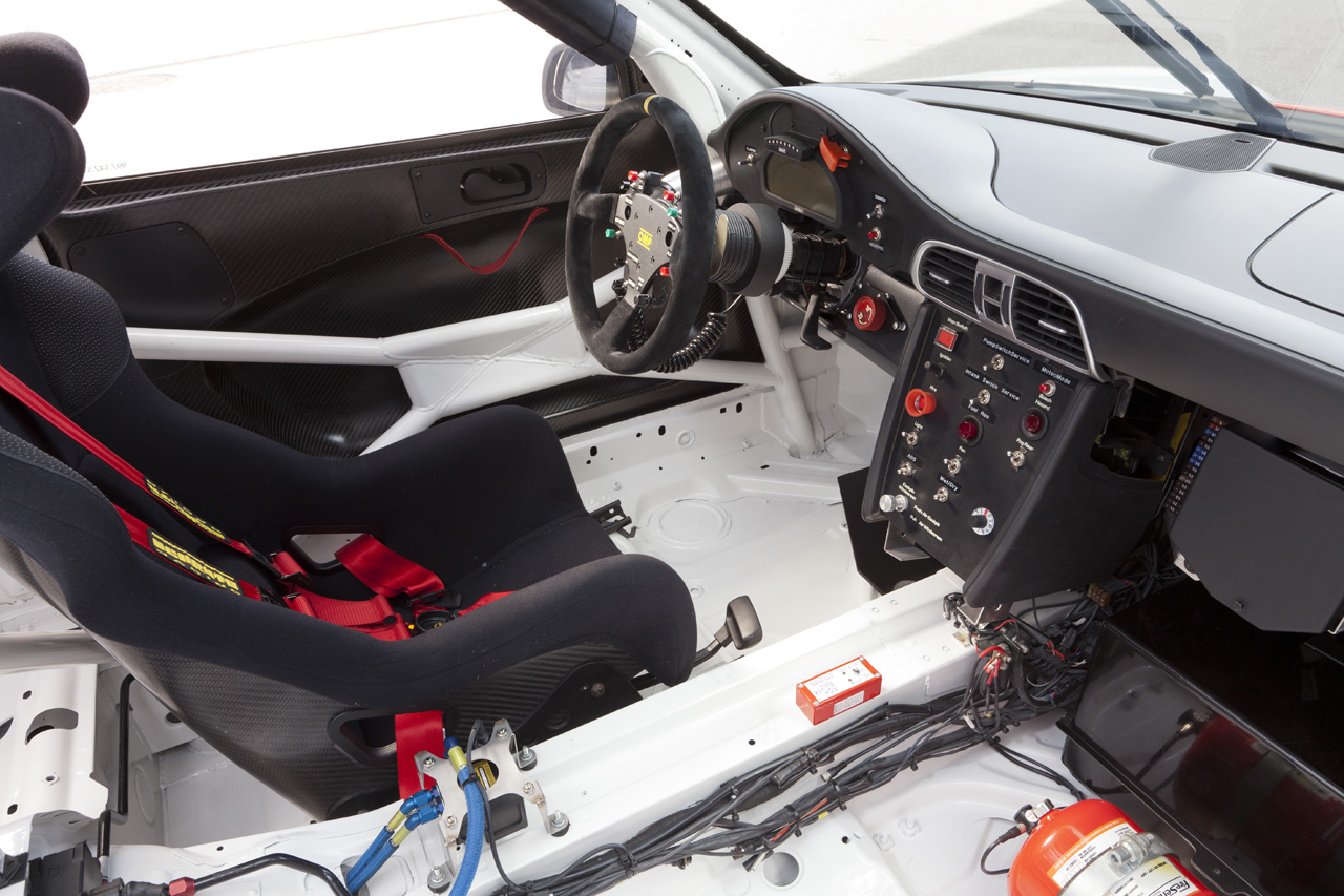 2012 PORSCHE 911 GT3 R INTERIOR STYLE