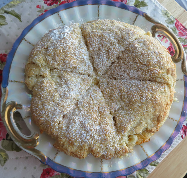 Fresh Ginger Scones Filled with Lemon