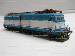 < src = "image_004.jpg" alt = " Locomotiva E636 di Roco nella livrea XMPR " / >