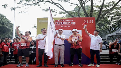 1.000 Pelari Ikuti Borobudur Friendship Run di Kota Bandung