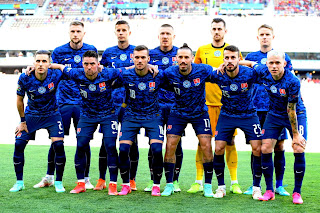 📸SELECCIÓN DE ESLOVAQUIA 📆23 junio 2021 ⬆️Milan Škriniar, Ľubomír Šatka, Lukáš Haraslín, Martin Dúbravka, Tomáš Hubočan. ⬇️Peter Pekarík, Róbert Mak, Lukáš Haraslín, Marek Hamšík, Jakub Hromada, Ondrej Duda. SELECCIÓN DE ESLOVAQUIA 0 🆚 SELECCIÓN DE ESPAÑA 5 Miércoles 23/06/2021, 18:00 horas. Eurocopa 2020, XVI edición, fase de grupos, Grupo E, jornada 3. Sevilla, España, estadio de La Cartuja: 11.204 espectadores (aforo restringido). GOLES: ⚽0-1: 29’, Dúbravka, en propia puerta. ⚽0-2: 45+3’, Laporte. ⚽0-3: 55’, Sarabia. ⚽0-4: 66’, Ferran Torres. ⚽0-5: 71’, Kucka, en propia puerta.