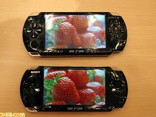 PSP-3000 and PSP-3000 comparison