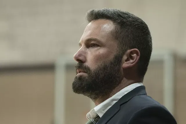 Ben Affleck’s offscreen life weaves into his excellent performance.