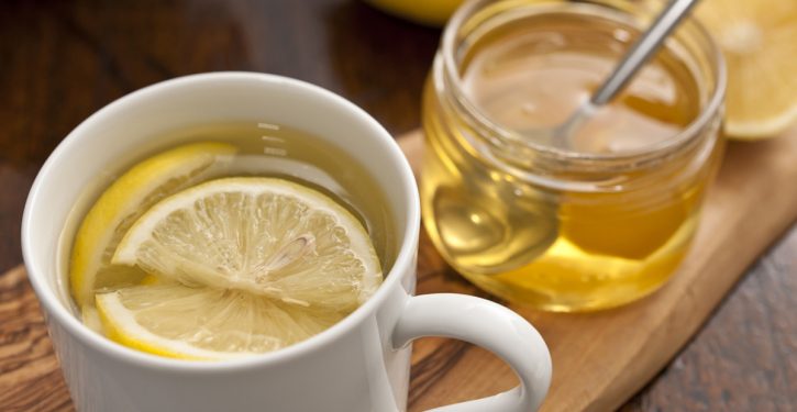 A Famous Doctor Asks People To Drink Lemon And Honey Water In The Morning When They Wake Up