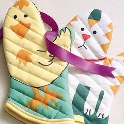 Craft: Hand-Colored Oven Mitts