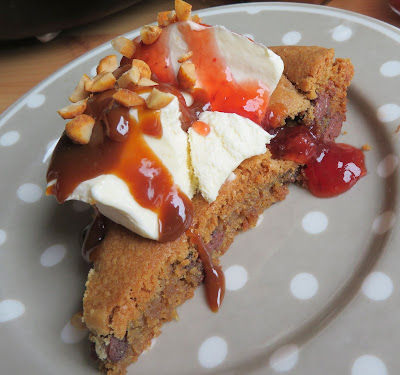 Peanut Butter Chocolate Chunk Cookie Sundae Pie