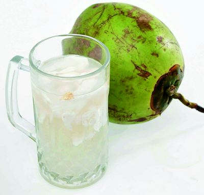 Manfaat minum air kelapa