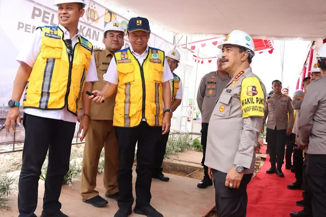 Wakapolri mendapat penjelasan dari Dirjen PUPR