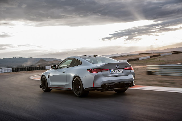 2023 BMW M4 CSL - the rear silencers are made of titanium. The reason why is somewhere in the next pictures of the gallery.