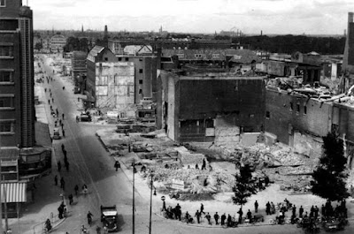 Atlanta Hotel links net op de foto (1942)