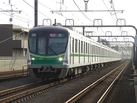 小田急電鉄 東京メトロ千代田線直通 急行 柏行き　東京メトロ16000系