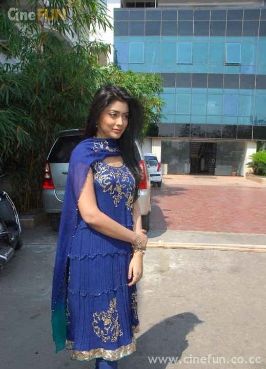 Shreya Saran Latest Unseen Stills hot images