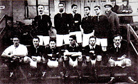 SELECCIÓN DE HOLANDA - Temporada 1912-13 - Bok de Korver, David Wijnveldt, Leo Bosschart, Mannes Francken y Jan Vos;  Just Göbel, Jan Van Breda Kolff, Piet Bouman, Nico Bouvy, Jur Haak y Dirk Lotsy - ALEMANIA 2 (Jager 2) HOLANDA 3 (Francken 2 y Haak) - 17/11/1912 - Partido amistoso - Leipzig, Alemania, Platz an der Sportpark Gesellschaft