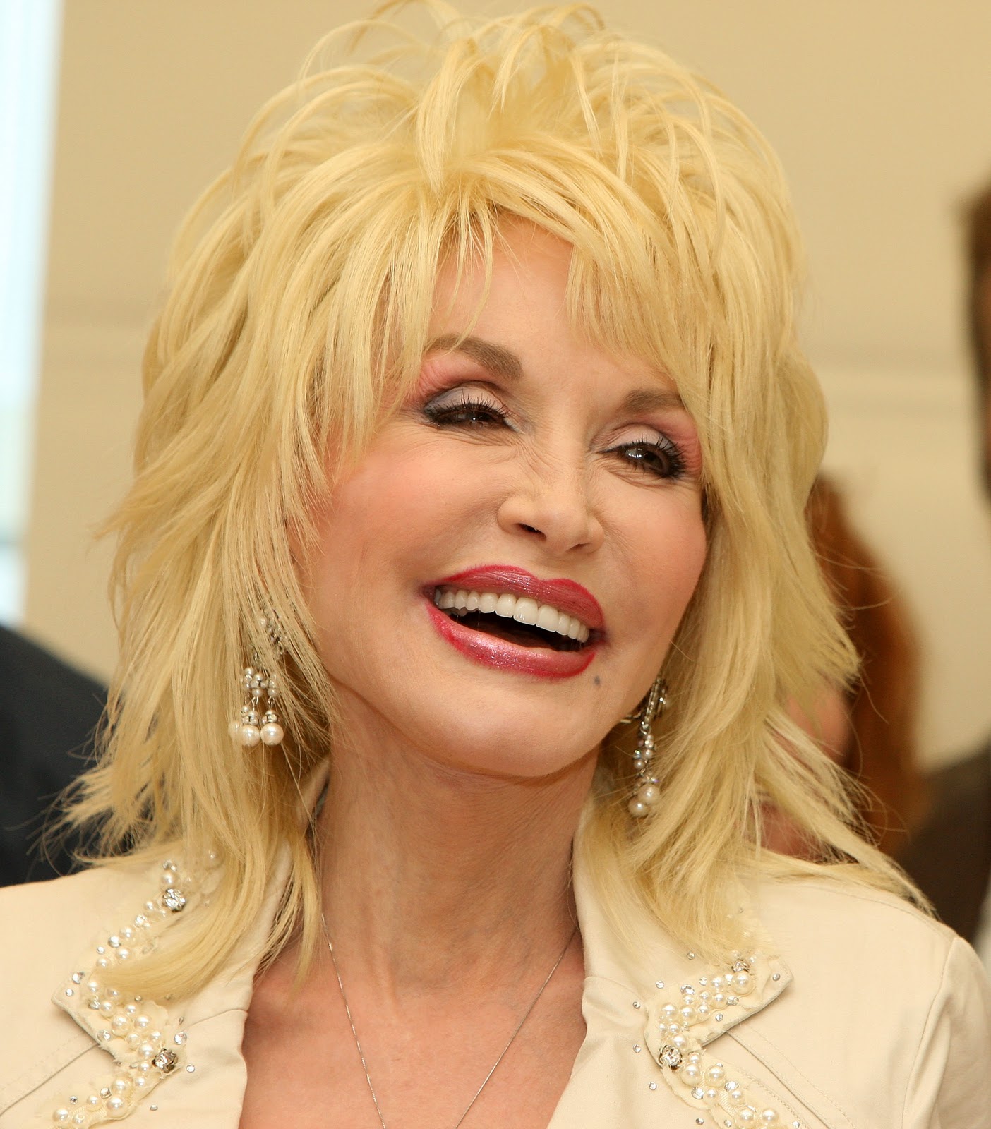 dolly parton readies new album 