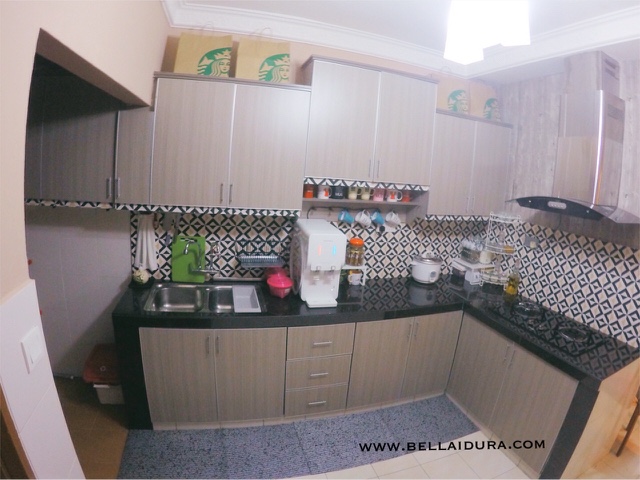 DECO MENAMPAL WALLPAPER DI DAPUR  BELLA IDURA