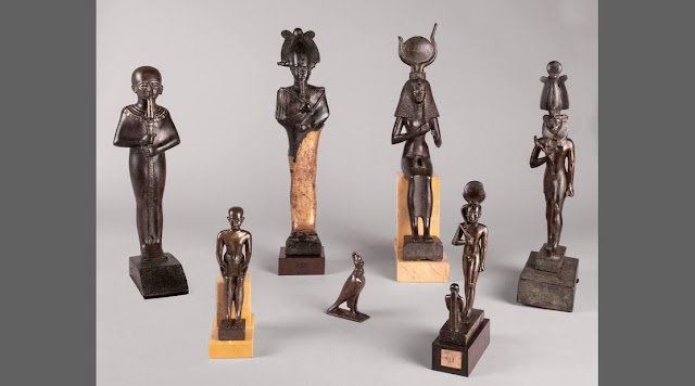 Statuettes de bronze de dieux et déesses de l’Égypte antique BnF, département des Monnaies, médailles et antiques