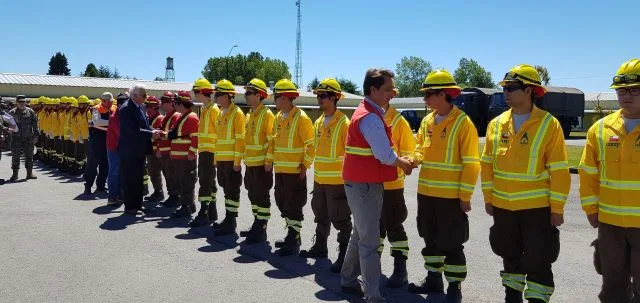 Intendente Jürgensen presentó a las brigadas forestales del Ejército de Chile