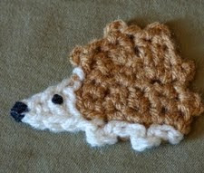 http://translate.googleusercontent.com/translate_c?depth=1&hl=es&rurl=translate.google.es&sl=en&tl=es&u=http://www.crochetspot.com/crochet-pattern-trundle-the-hedgehog-applique/&usg=ALkJrhjyoI8S903-Rlo6xqTz_Zgz2TPFqw#more-24938