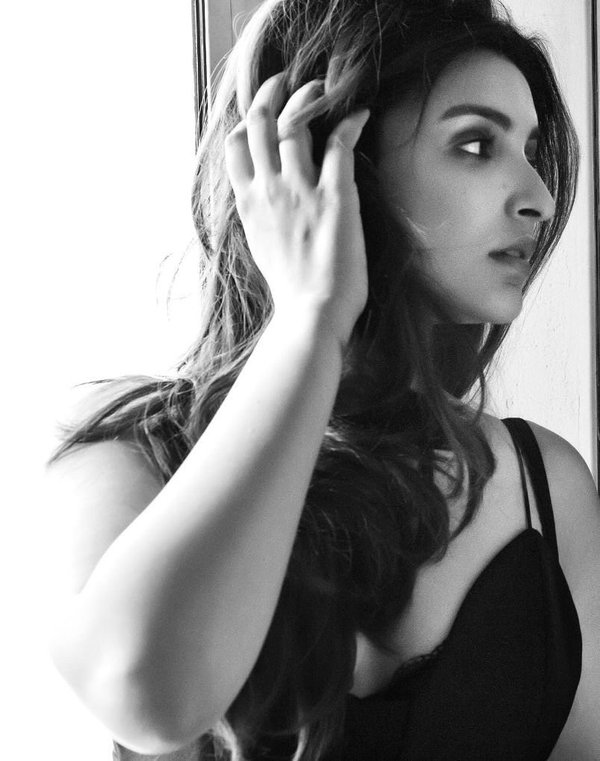 Parineeti Chopra hot model photo shoot for FHM magazine India