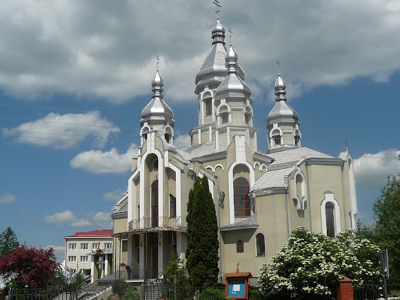 Дрогобич. Церква Успіння Пресвятої Богородиці. УАПЦ