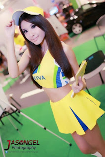 Essanne Yuxuan Singapore Sexy Model Sexy Yellow Dress Aviva Insurance Advertising 12