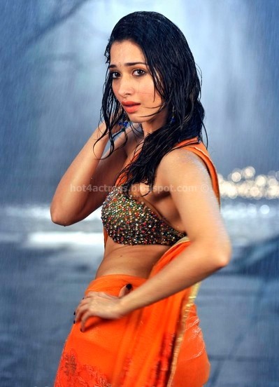 Tamanna Hot Navel Show in Sexy Wet Saree