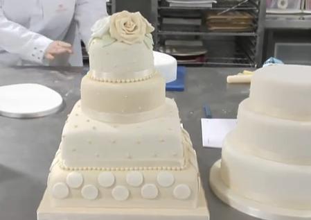 kate middleton wedding cake. The Royal Wedding Cake