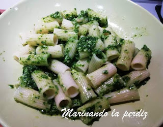 Pasta con pesto de espinacas