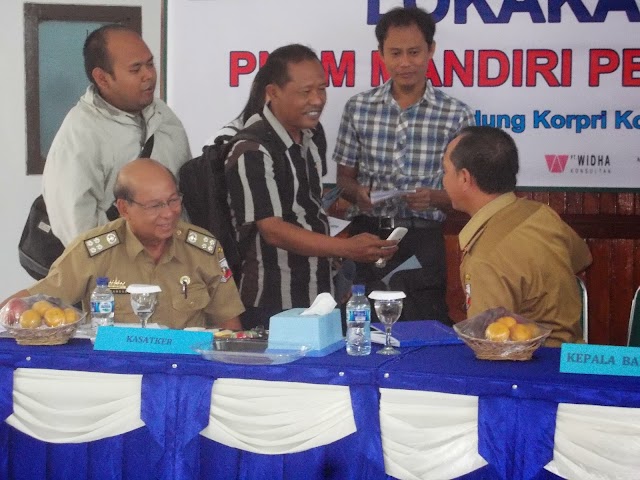 Press Release PNPM-MPk Lampura dalam Lokakarya Review 2014