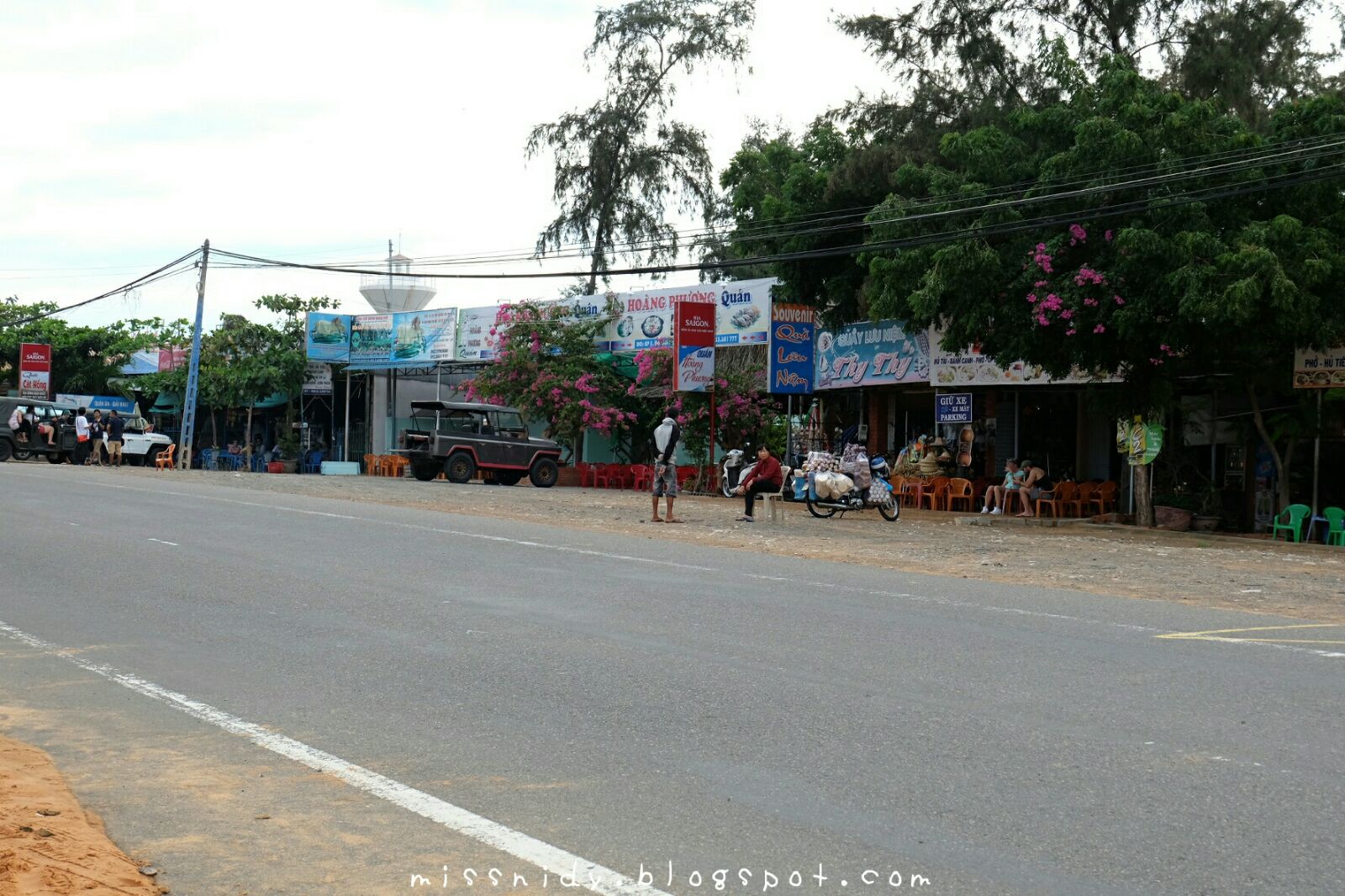 traveling to mui ne red sand dunes