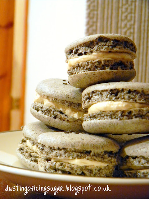 nut free black sesame macarons - dustingoficingsugar.blogspot.co.uk