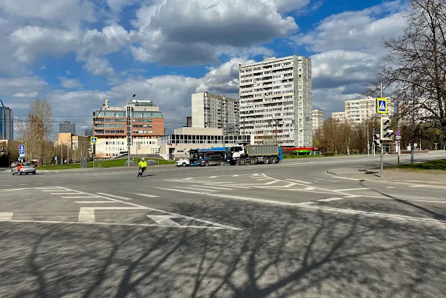 улица Введенского, улица Обручева, Научный проезд