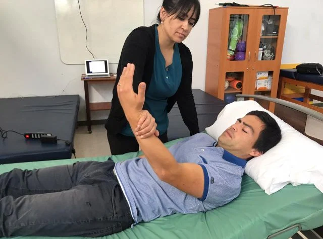 Kinesiología ULagos busca apoyar a pacientes con ACV