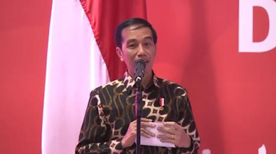 Nuansa Baju Batik Jokowi Telah Mengikutin Acara Rakernas III Projo