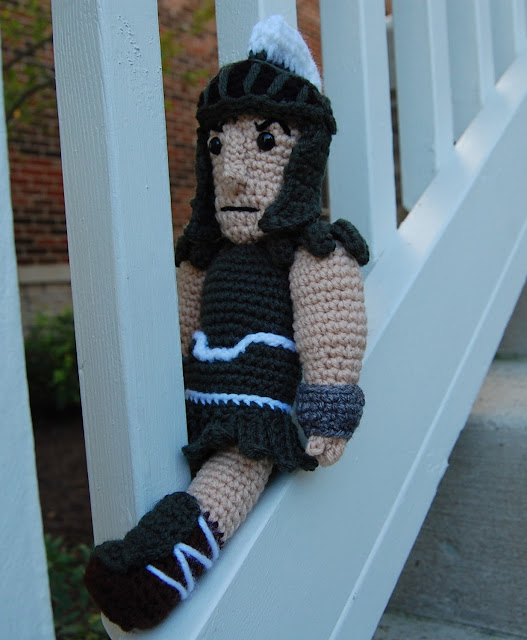 Spartan doll -- free crochet amigurumi pattern