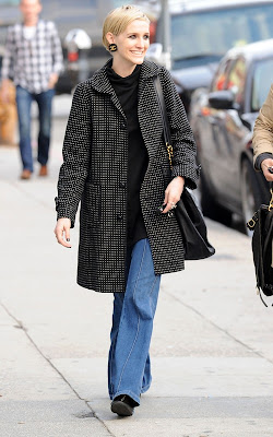 Ashlee Simpson shopping on Melrose Avenue