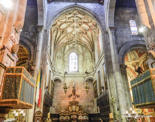 Altar-mor da Sé de Braga em Portugal